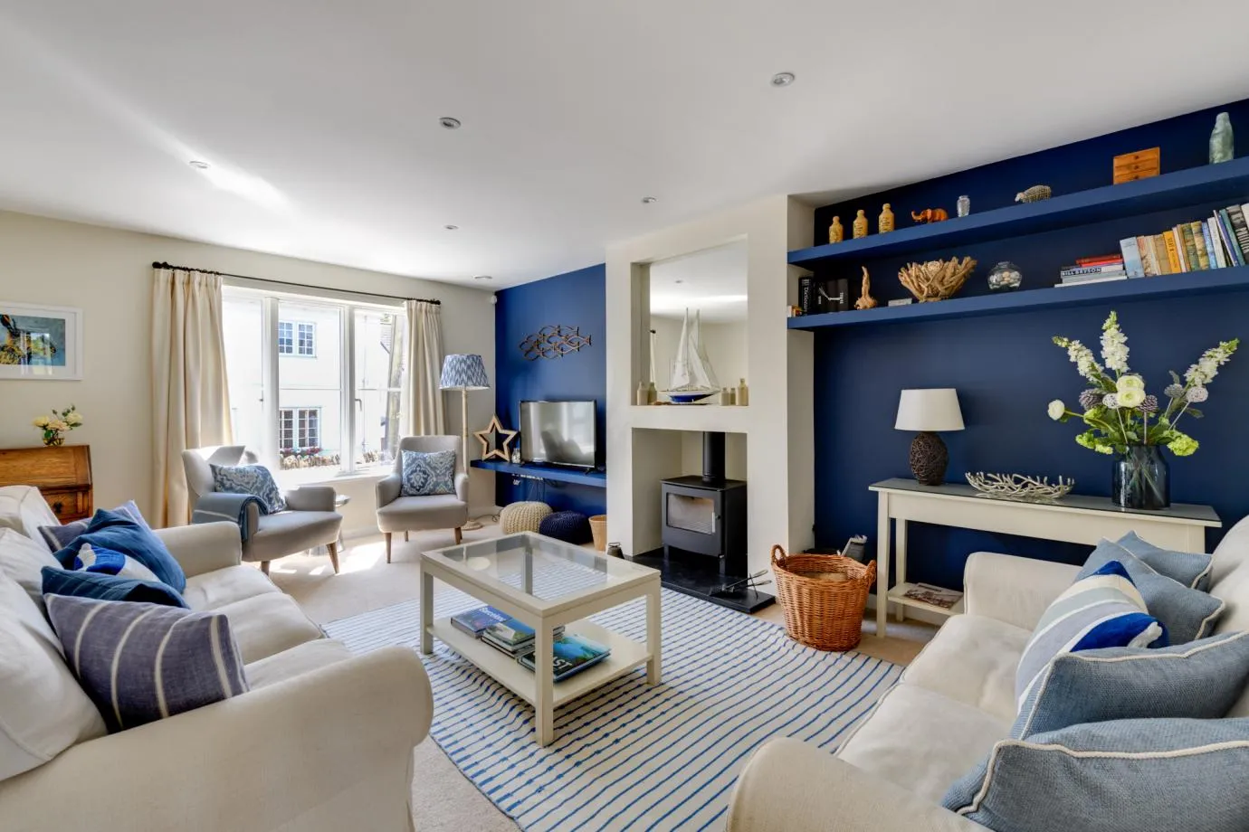 Transform Your Space: How to Make Your Home Festive for the Holidays